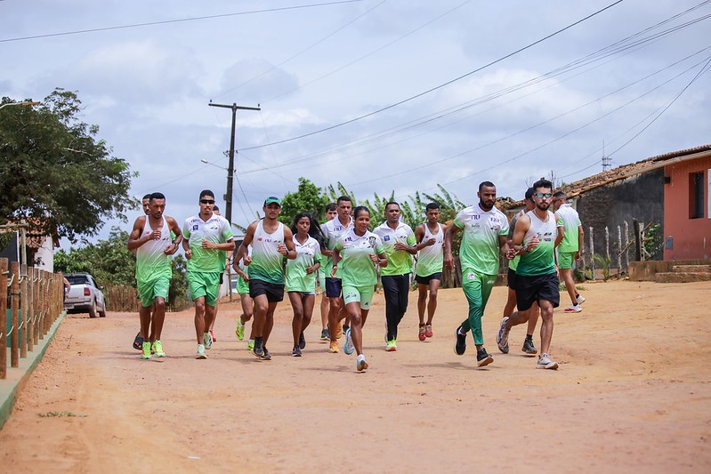 Atletas da APA fazem pré-temporada na Serra dos Morgados, na Bahia