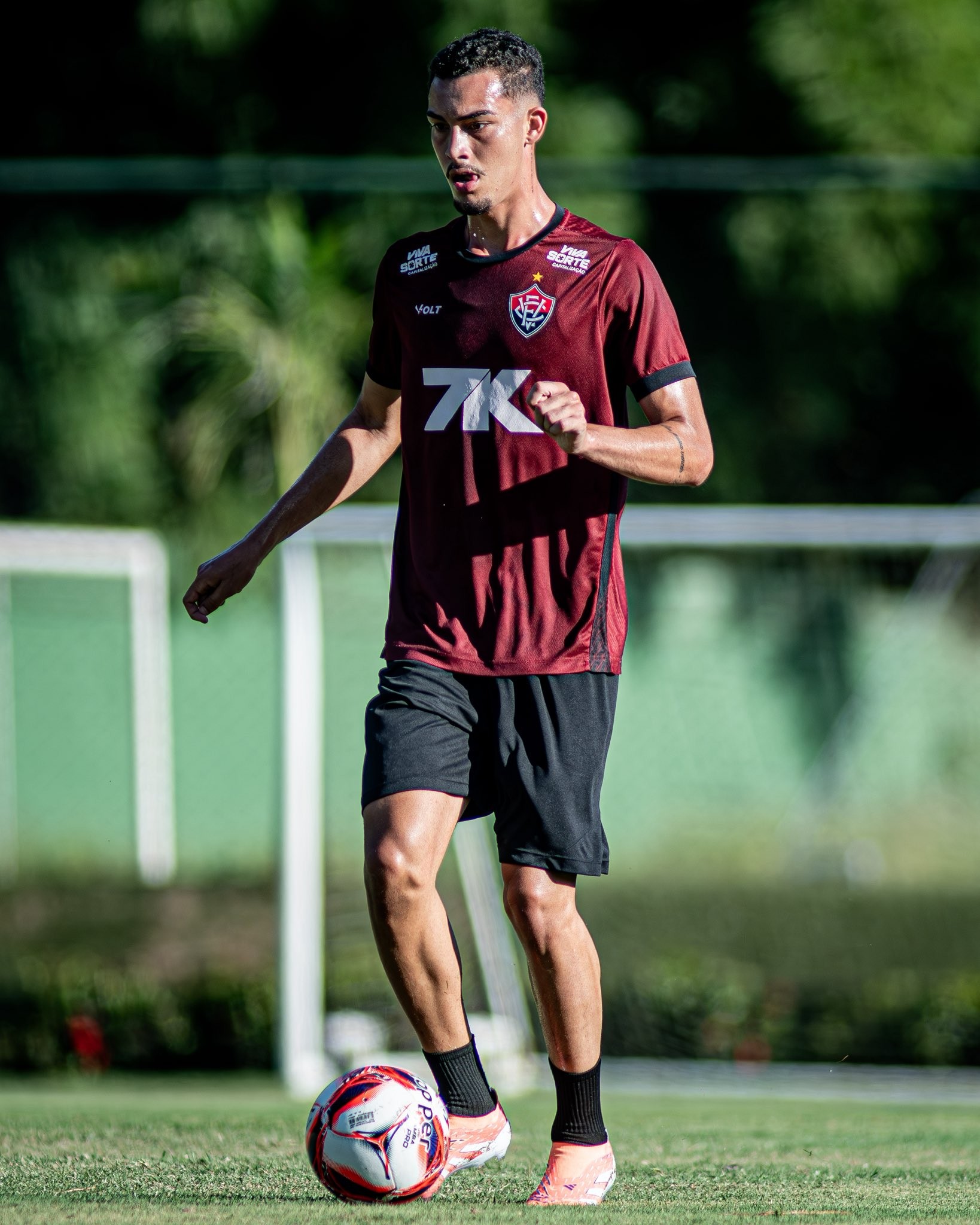 Um mês após contratação, Vitória acerta saída de Diogo Silva para o futebol húngaro