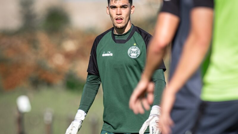 Coritiba x São Paulo: Piá do Couto, Pedro Morisco vai alcançar marca centenária como profissional; veja