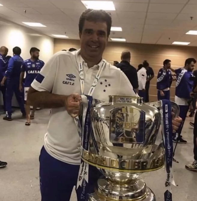 Clube do AM dirigido por filho do presidente Lula contrata técnico campeão brasileiro e da Copa do Brasil