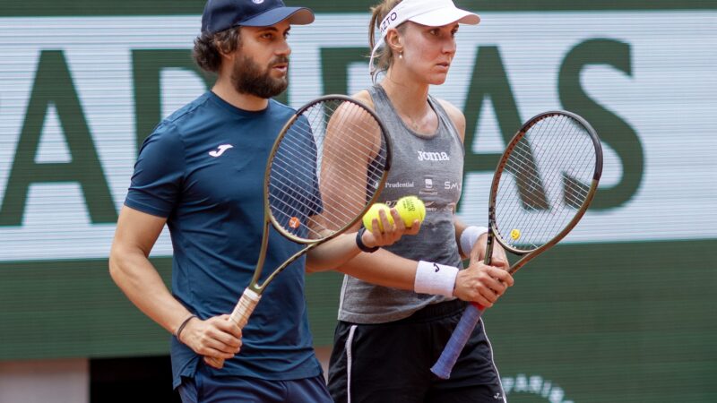 Bia Haddad anuncia fim da parceria com o técnico Rafael Paciaroni