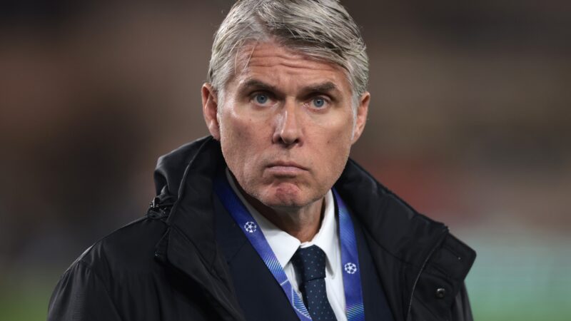 Chefe de arbitragem da Uefa critica “intervenções microscópicas” do VAR