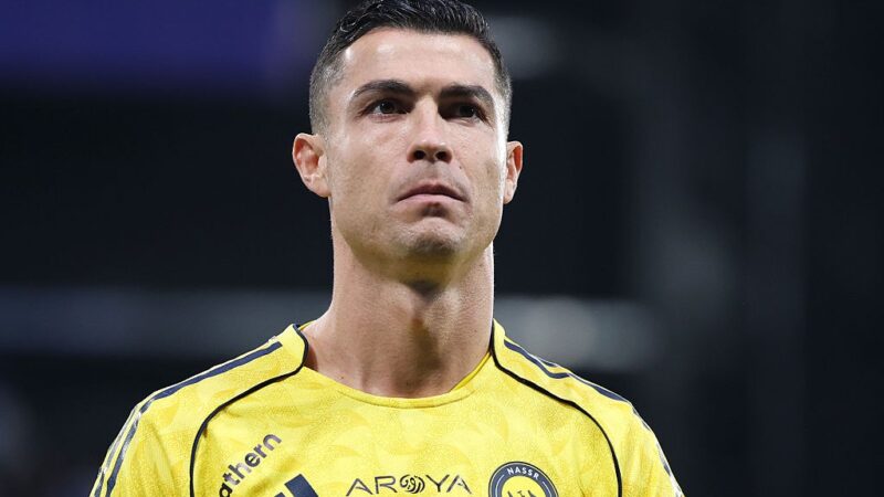 Torcida do Al-Nassr grita o nome de Cristiano Ronaldo após craque se recusar a jogar