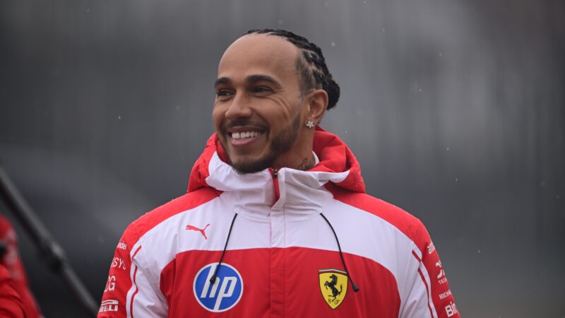 Hamilton se diz renovado e rechaça aposentadoria: ‘Não vou a lugar nenhum”
