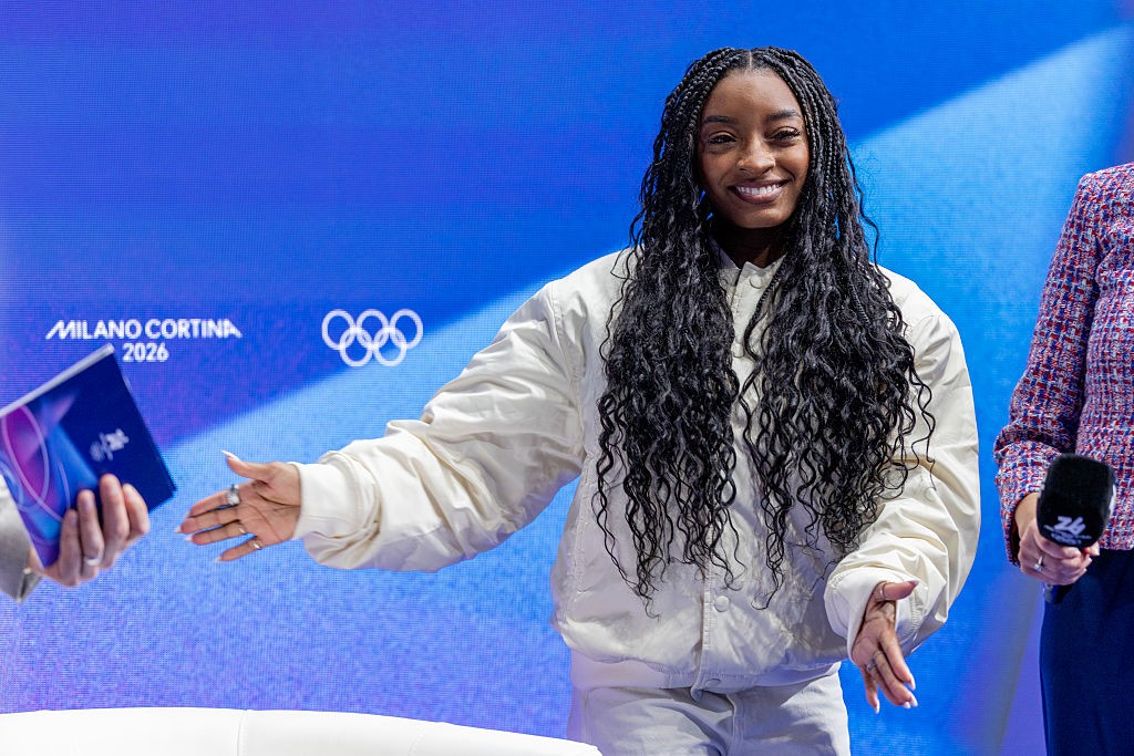 Simone Biles marca presença na patinação artística dos Jogos em Milão