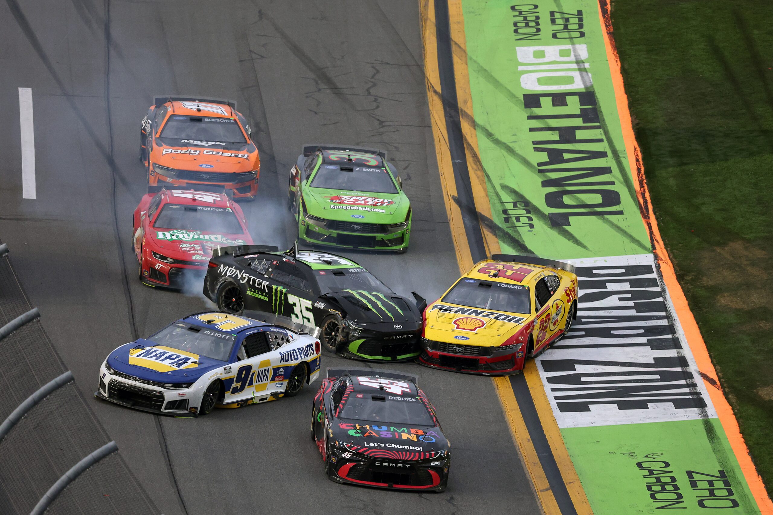 Tyler Reedick vence Daytona 500 em final eletrizante; veja o vídeo