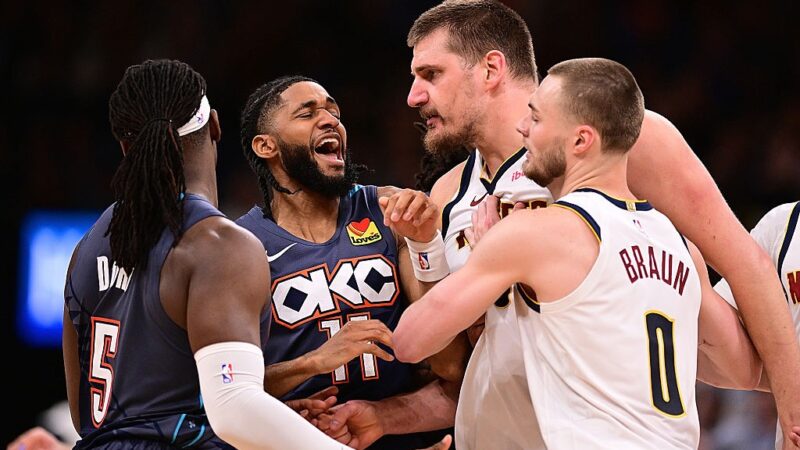 Jokic se envolve em confusão em partida do Denver Nuggets na NBA