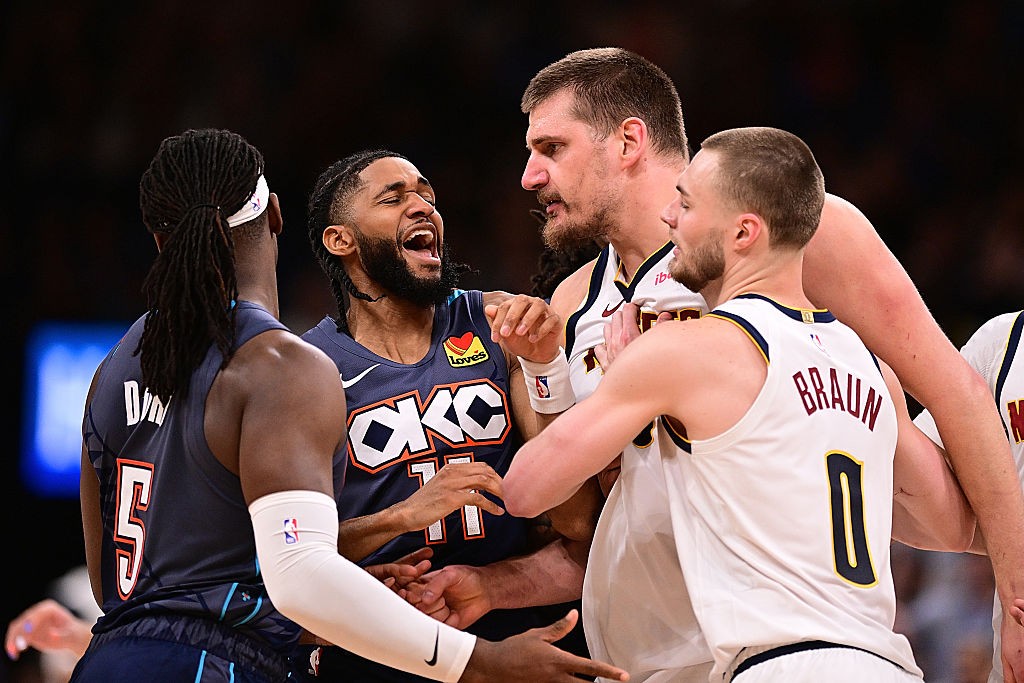 Jokic se envolve em confusão em partida do Denver Nuggets na NBA