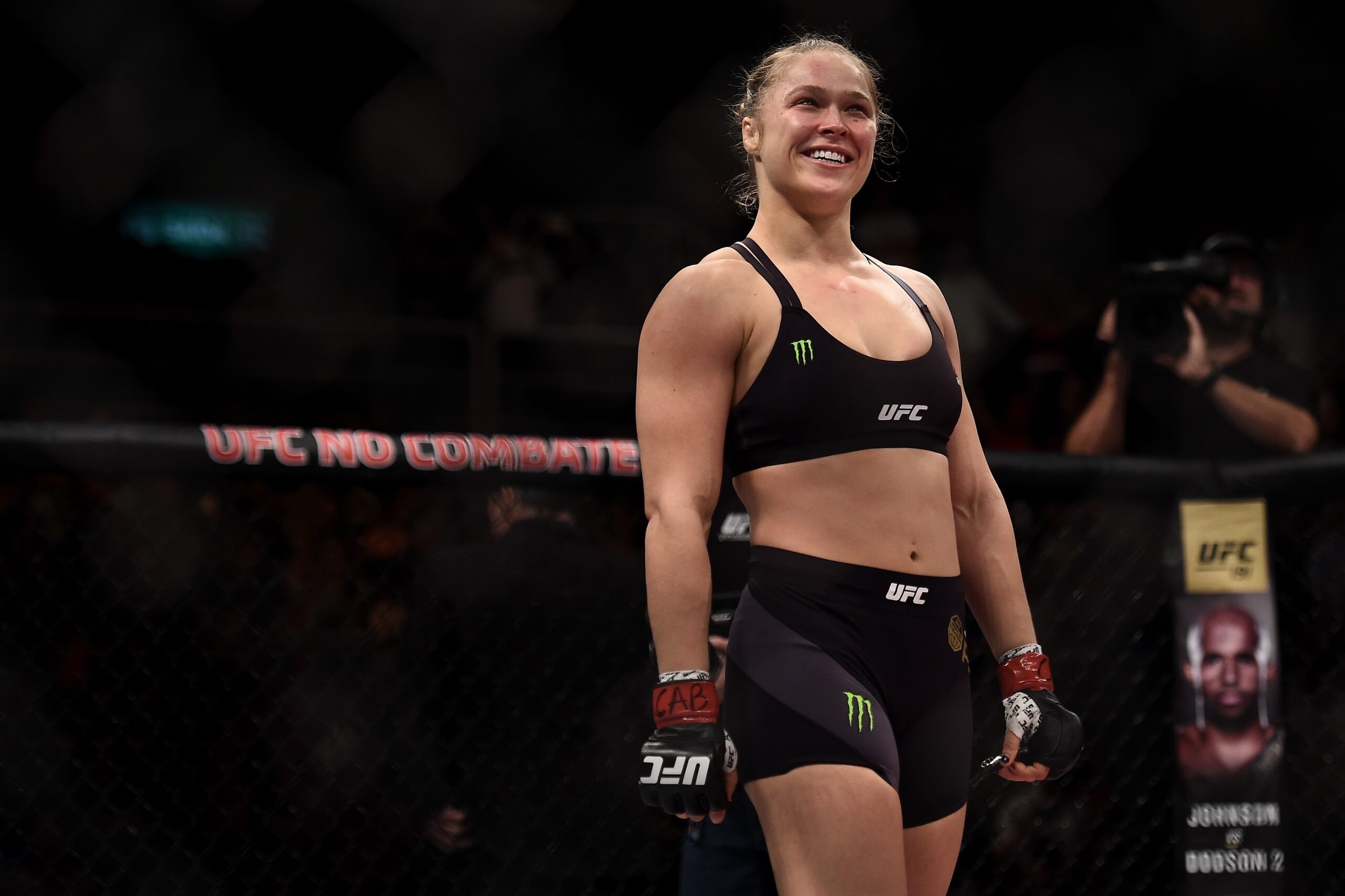 Ronda Rousey e Gina Carano deixam aposentadoria e se enfrentam em maio