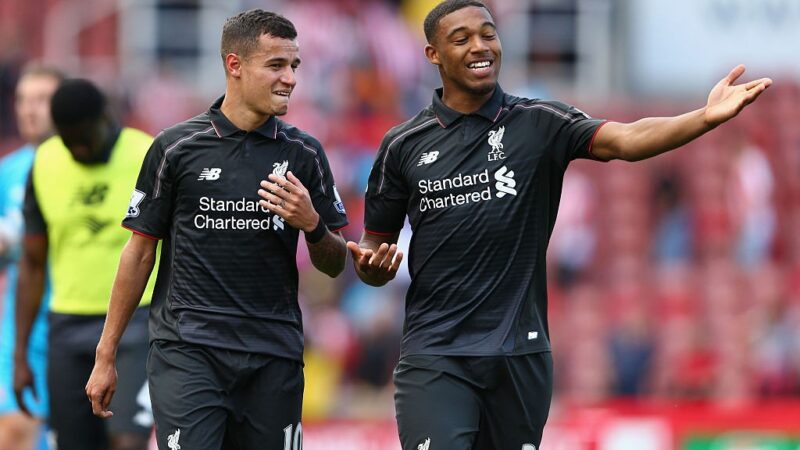 Ex-companheiro de Philippe Coutinho no Liverpool é detido em aeroporto na Inglaterra