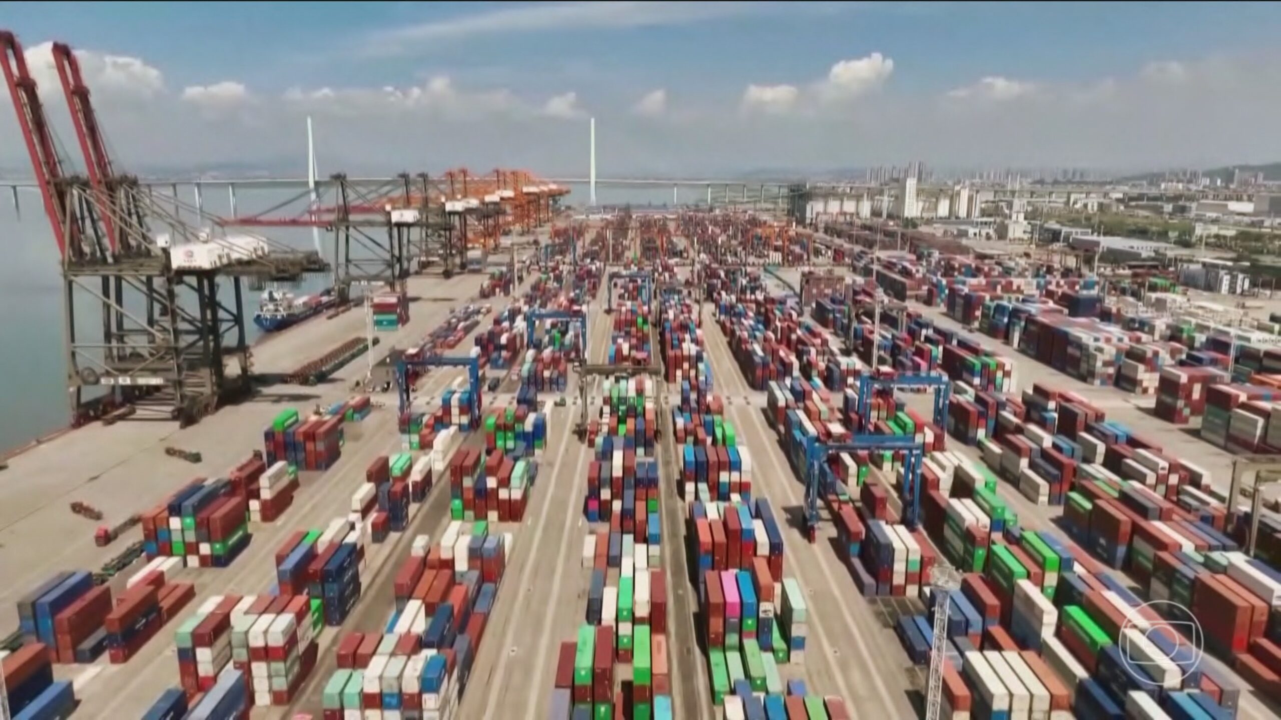 Brasil subiu imposto de importação de mais de mil produtos, incluindo smartphones