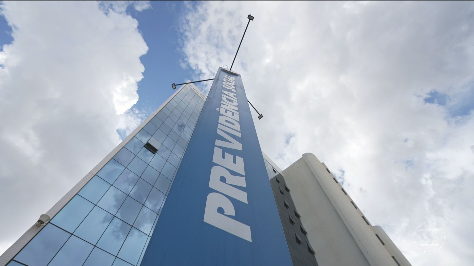 Denúncias de consignado não contratado no INSS crescem 113% em 2025