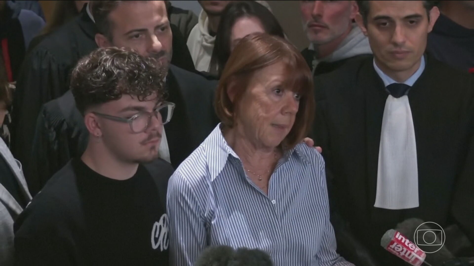 ‘Um Hino à Vida’, livro de Gisèle Pelicot sobre abuso sexual orquestrado pelo marido, já é o mais vendido na França