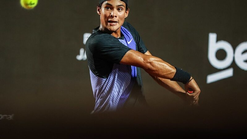 Guto Miguel mostra competitividade, mas cai para lituano na estreia do Rio Open