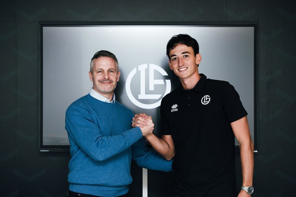 Carbone deixa o Flamengo e é anunciado por clube da Suíça