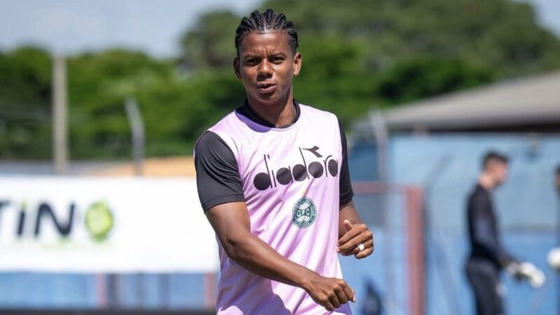 Coritiba anuncia saída de Diogo Batista, que acerta com o Athletic