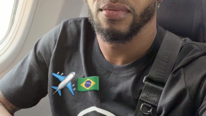 Martínez se reapresenta ao Corinthians após um mês de atraso e com lesão no joelho