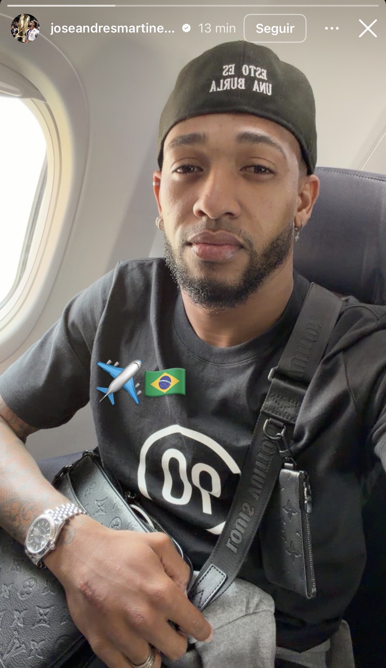 Martínez se reapresenta ao Corinthians após um mês de atraso e com lesão no joelho