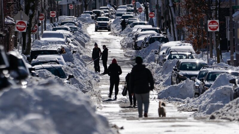 Neve continua atingindo nordeste dos Estados Unidos; região é a mais impactada por tempestades na semana; VEJA FOTOS