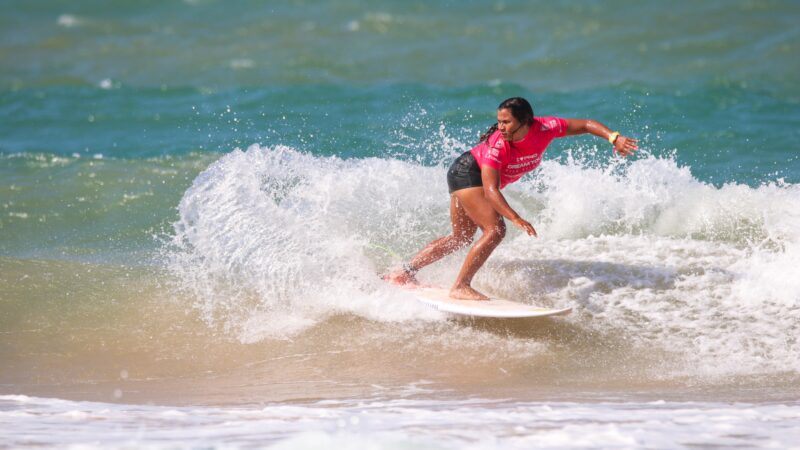 Juliana dos Santos mira bicampeonato brasileiro de surfe e projeta temporada