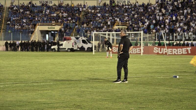 Confiança chega à 11ª temporada seguida com ao menos uma troca de treinador