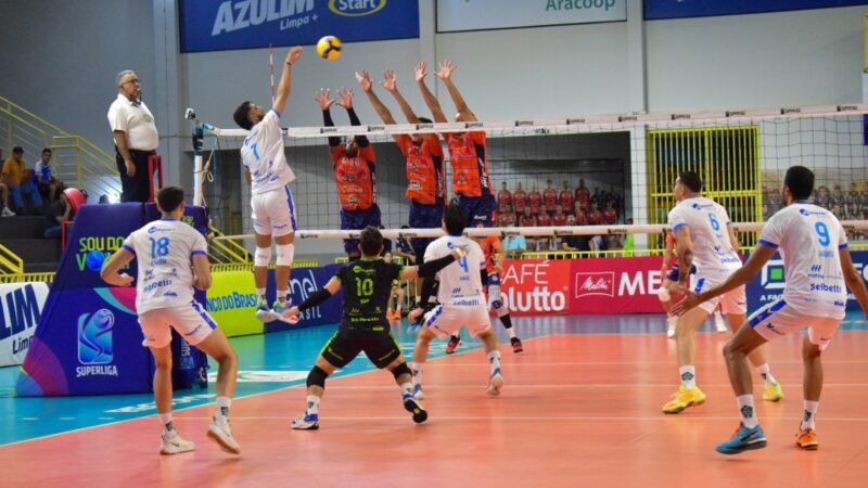 Joinville vence Monte Carmelo de virada e deixa zona de rebaixamento da Superliga