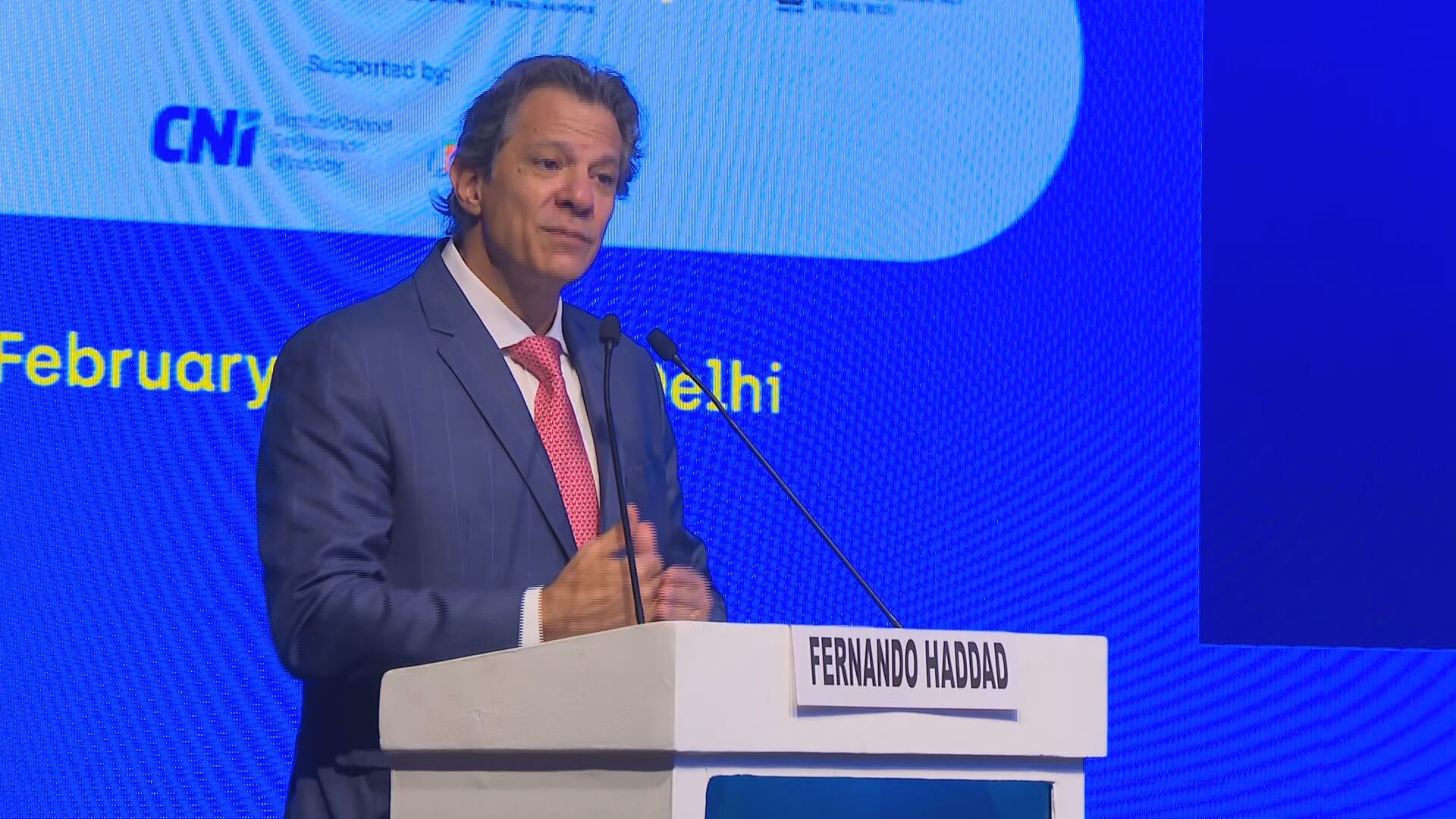 Haddad diz que Brasil é ‘grande demais para ser quintal’ e defende parceria ‘madura’ com os EUA após queda de tarifas