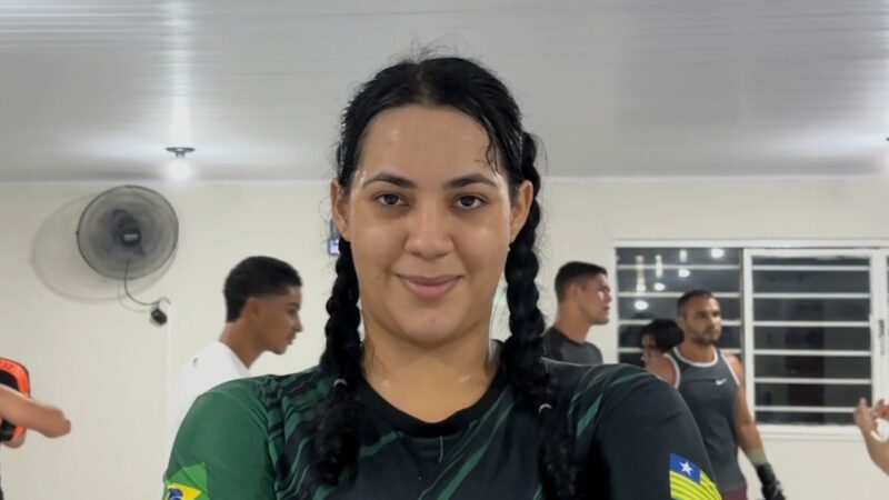 Professora de Educação Física vira destaque no MMA e atrai mais mulheres a praticarem o esporte