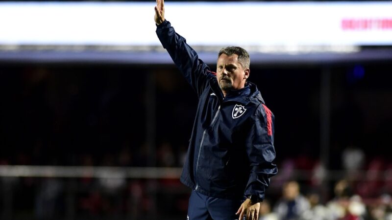 Matias celebra permanência da Portuguesa e pede confiança: “Parar de pensar no que aconteceu lá atrás”