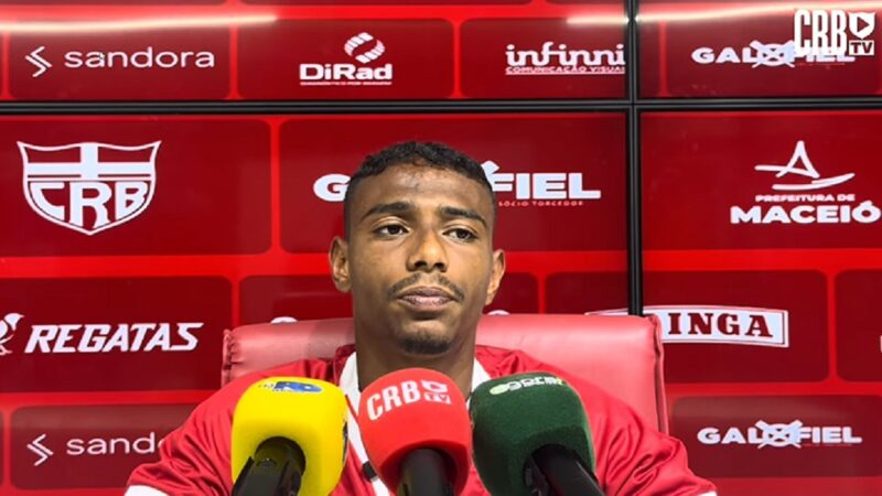 Lyncon diz que não se firmou entre os titulares do Vasco e busca espaço no CRB: “Excelente vitrine”