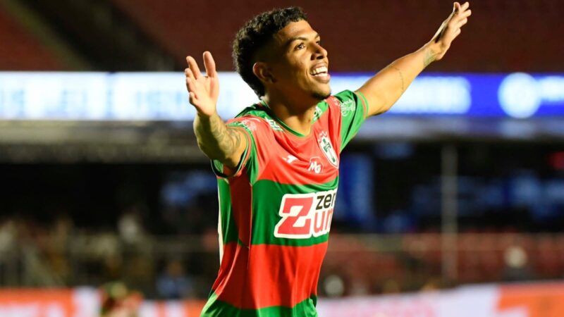 Destaque da Lusa explica pênalti inusitado e revela elogio de Hugo Souza: “Disse que quebrei ele”