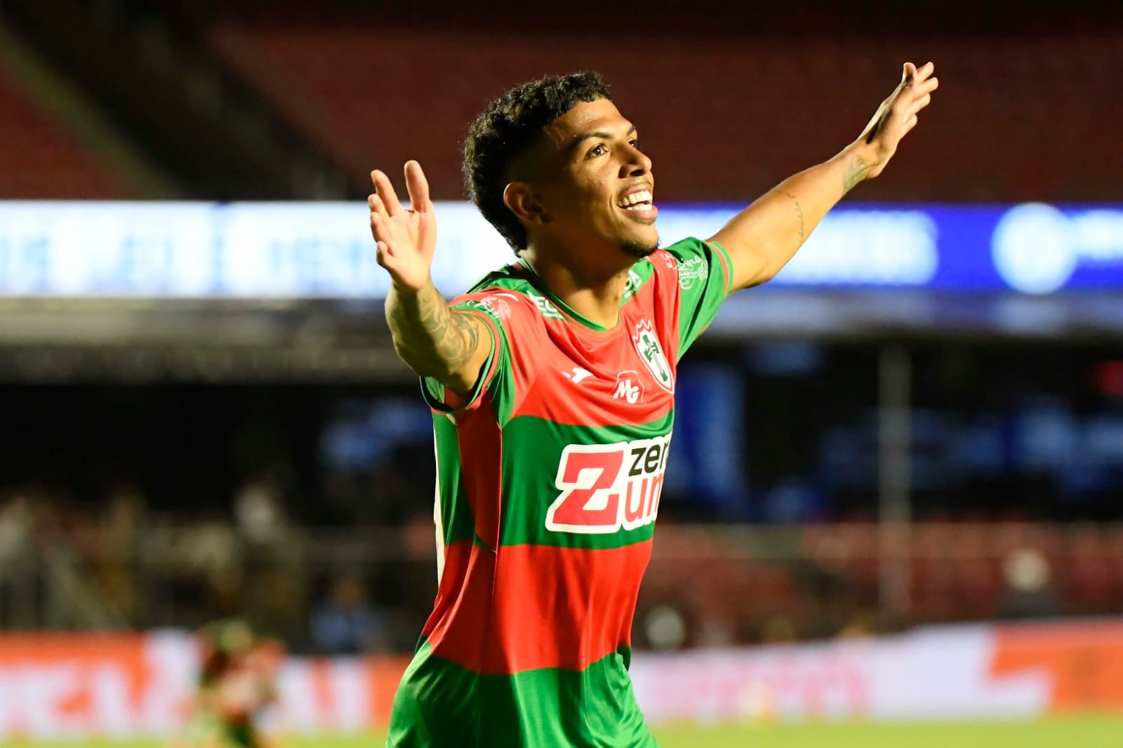 Destaque da Lusa explica pênalti inusitado e revela elogio de Hugo Souza: “Disse que quebrei ele”