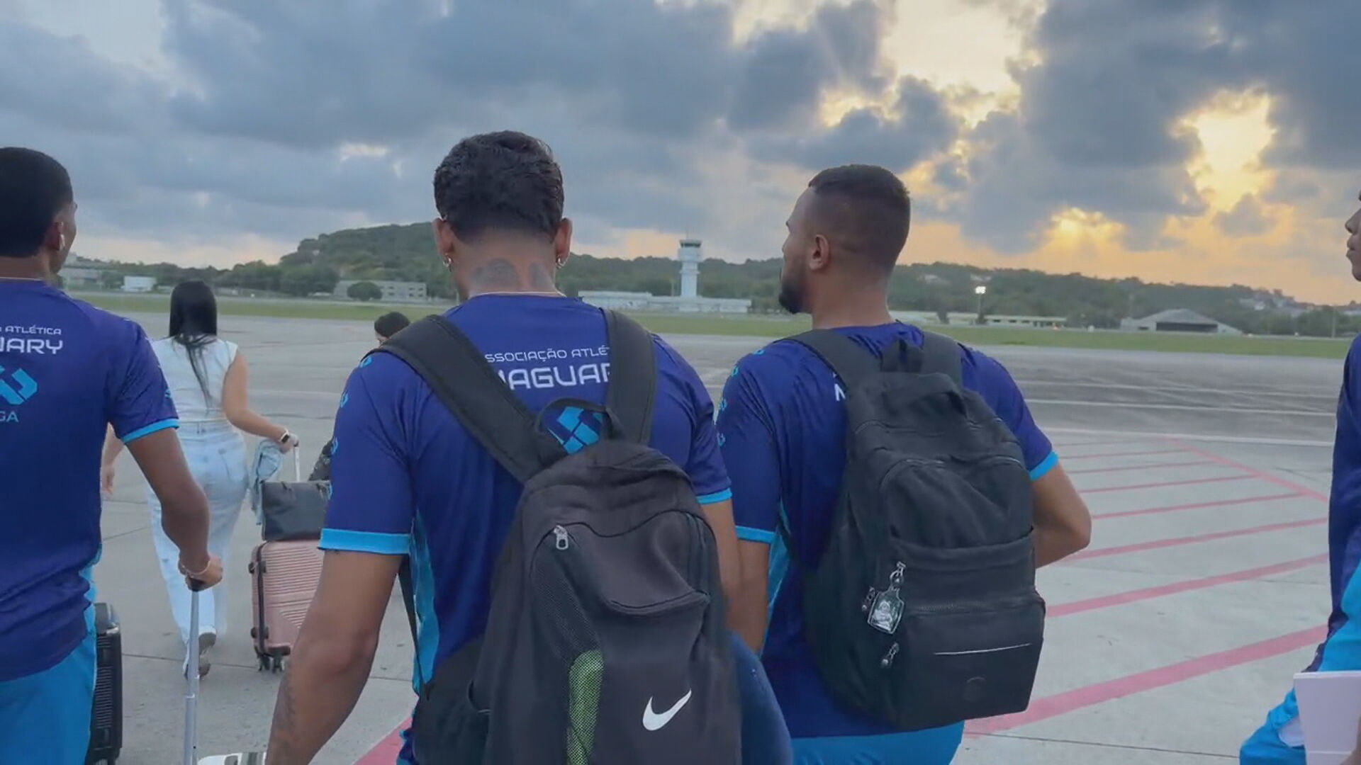 Rival do Fortaleza na Copa do Brasil, Maguary faz primeira viagem de avião da história; vídeo