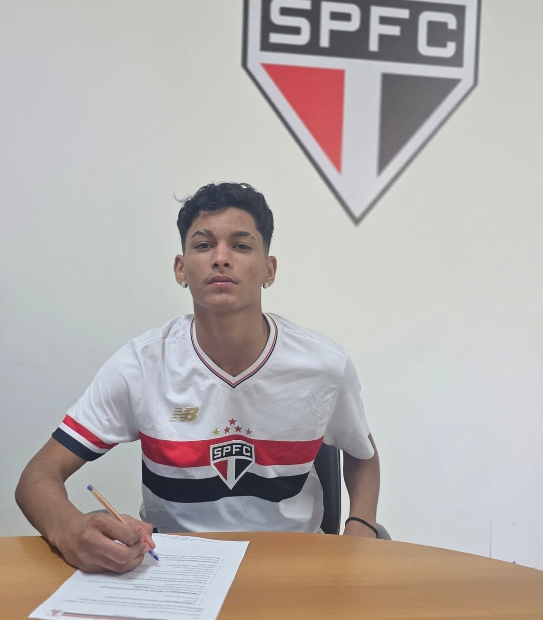 Atacante Pedro Ruan, destaque do Petrolina, acerta transferência para a base do São Paulo