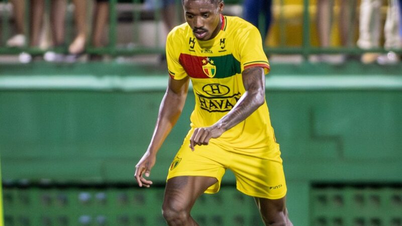 Brusque empresta lateral para clube da primeira divisão portuguesa