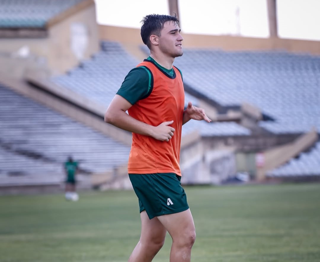 Altos regulariza meia uruguaio, que pode estrear no clube contra Atlético-PI