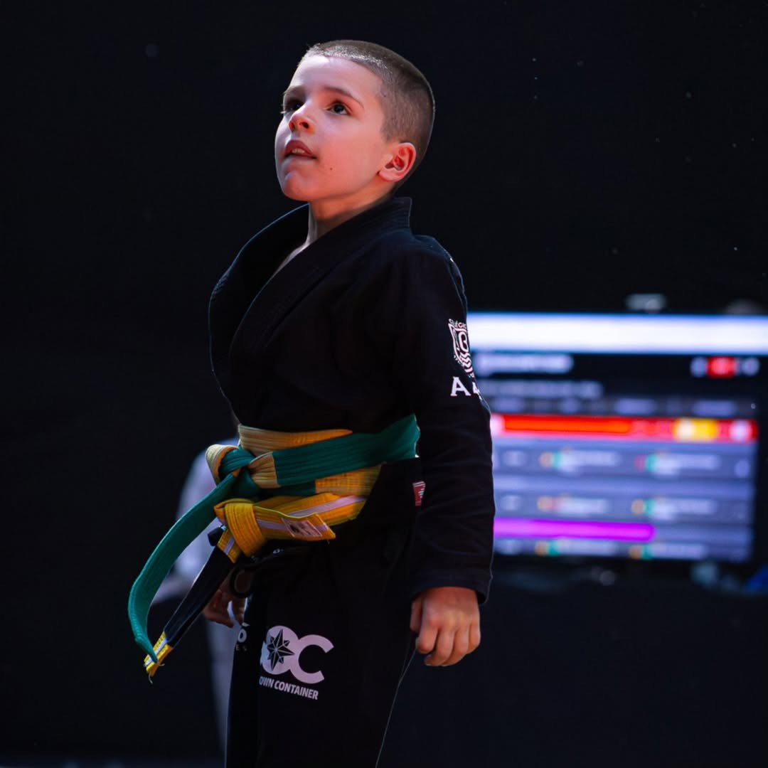 Prodígio santista trocou o futebol pelo tatame e coleciona títulos nacionais e internacionais no jiu-jitsu