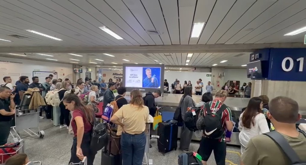 Voo para Dubai retorna ao Rio após ataques de EUA e Israel ao Irã