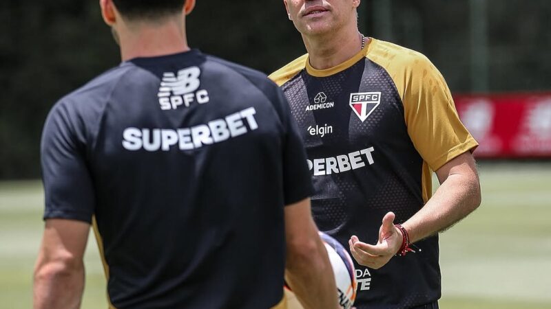 Escalação do São Paulo: Crespo vai usar titulares contra o Santos