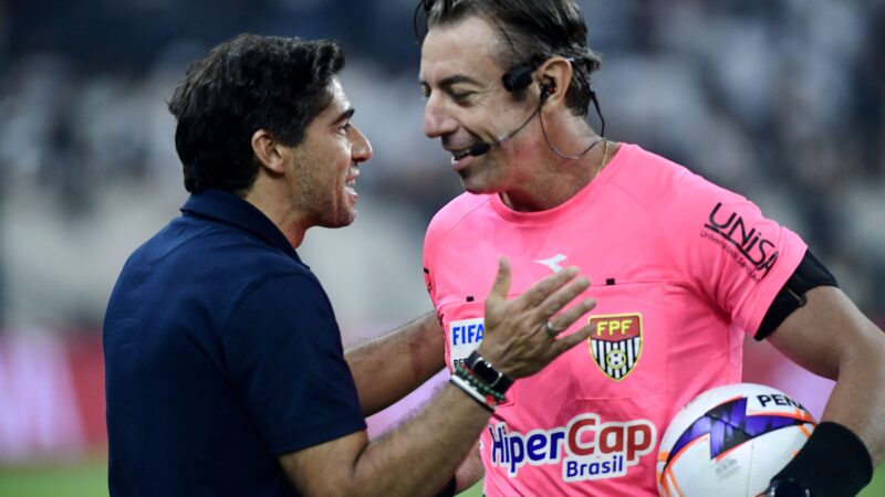 Abel Ferreira reclama de expulsão em Corinthians x Palmeiras: “Nem gesticular posso”