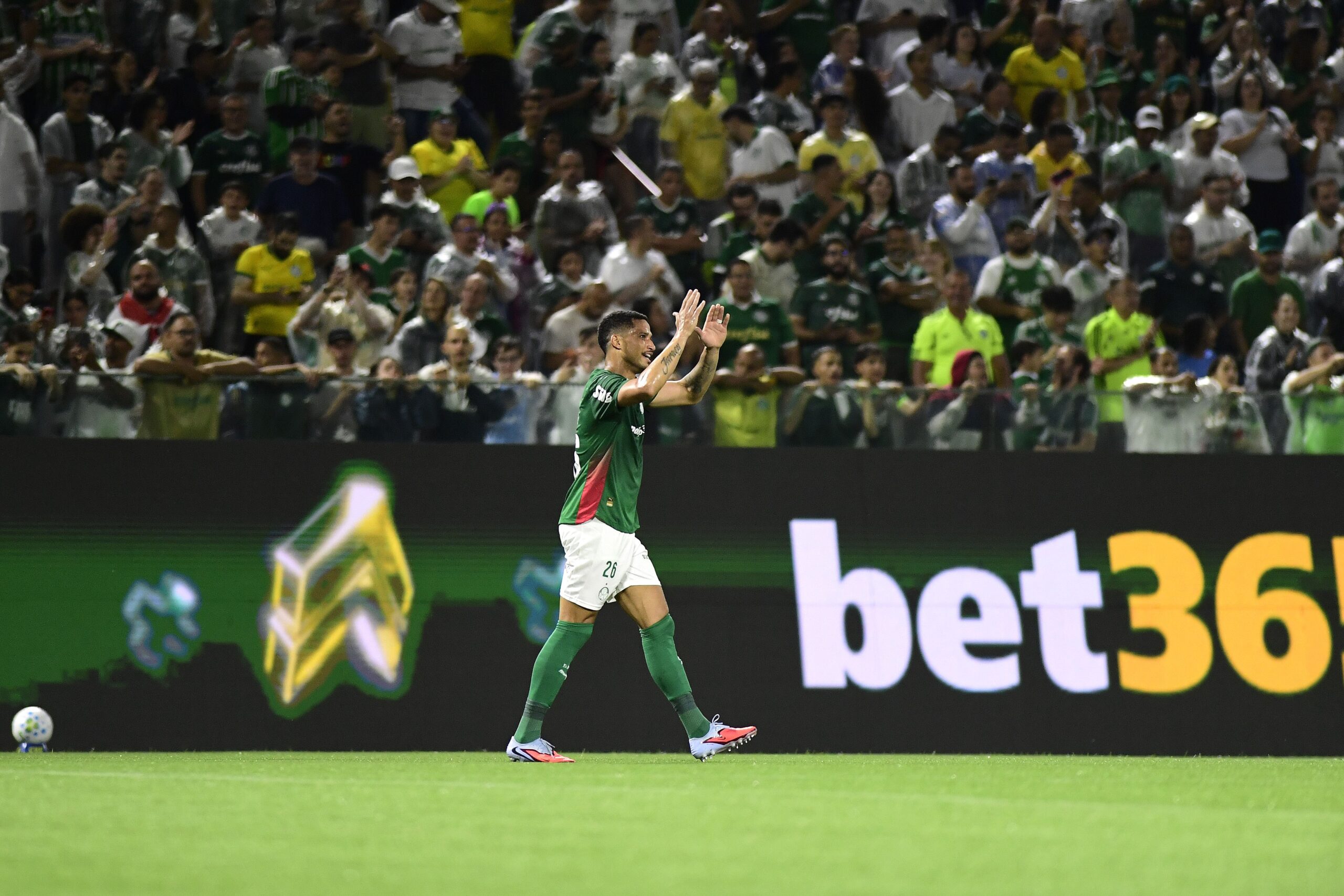 Murilo iguala marca do ídolo Cleber no Palmeiras e busca retomar dupla goleadora com Gómez