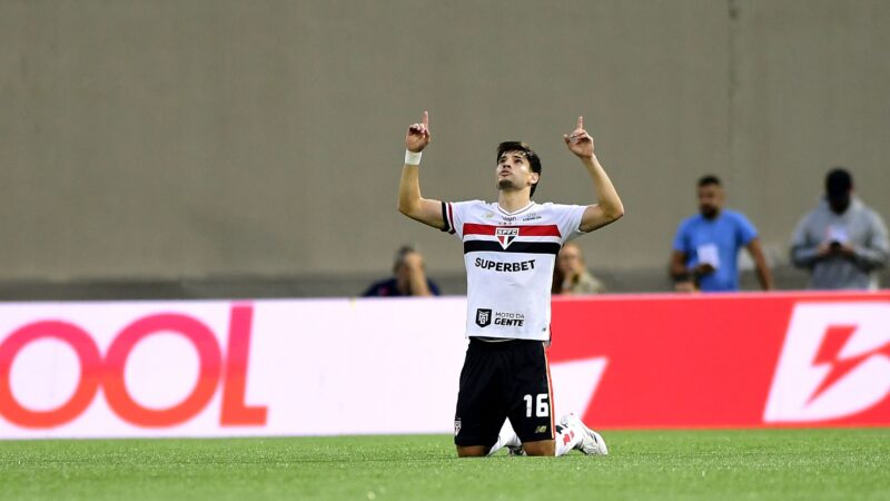 De negociável a intocável: como Bobadilla virou peça-chave para Crespo no São Paulo