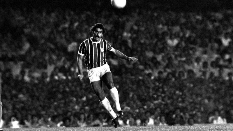 Você sabia? Rivellino estreou pelo Fluminense em um sábado de Carnaval com três gols e som da bateria da Mangueira