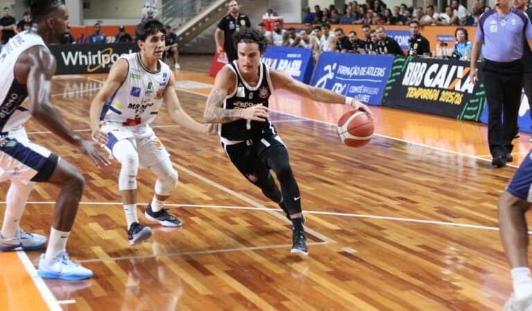Com 35 pontos de Elyjah Clark, Corinthians bate São José e alcança a sexta vitória seguida no NBB