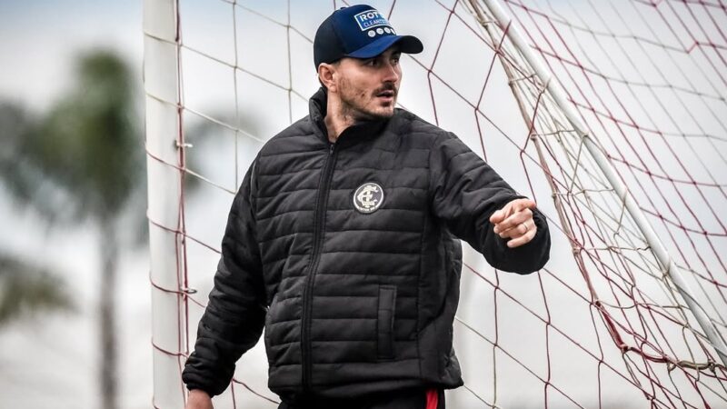 Inter de Santa Maria anuncia saída do técnico Bruno Coutinho