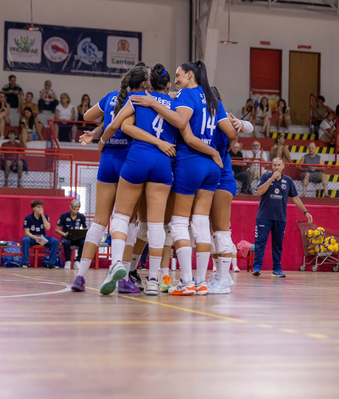 Santos garante vaga nos playoffs da Superliga B feminina