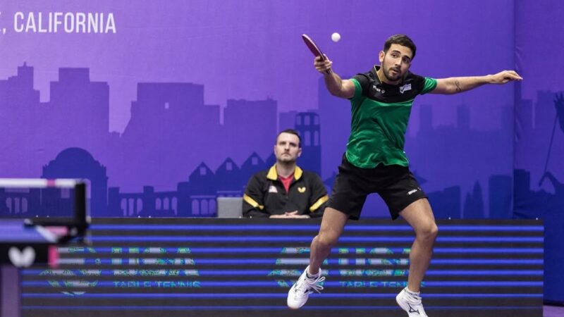 Após queda no simples, mesatenista do Guarujá mira disputa de duplas no Singapore Smash