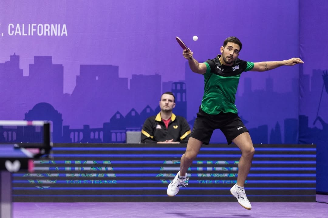 Após queda no simples, mesatenista do Guarujá mira disputa de duplas no Singapore Smash