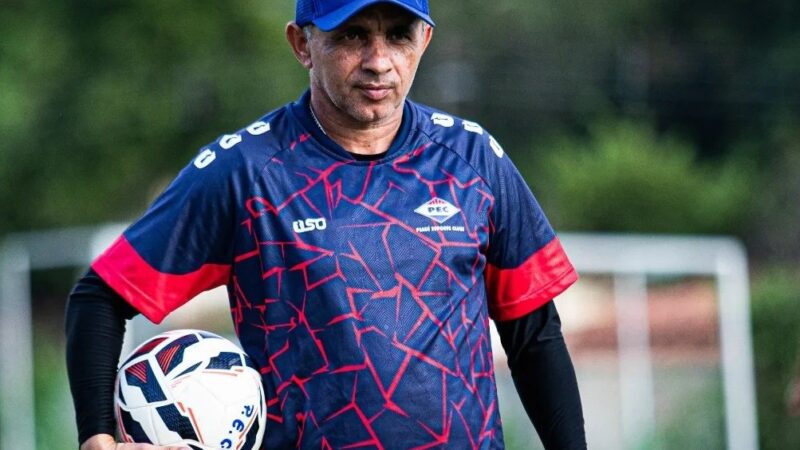 Piauí confirma permanência de Tostão como técnico para a última rodada da 1ª fase do Piauiense 2026