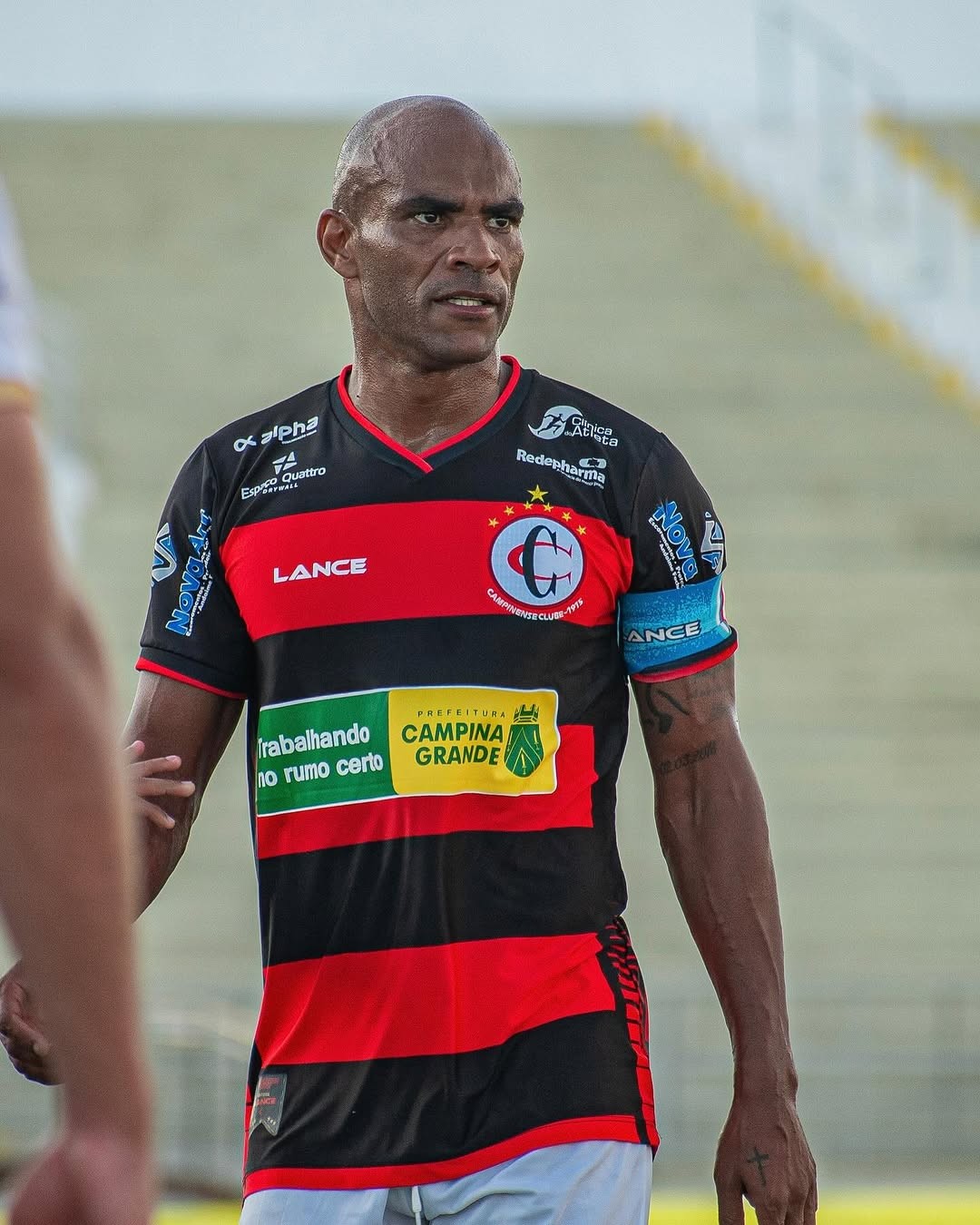Campinense confirma saída do atacante Jô Santos antes de encarar clássico contra o Treze